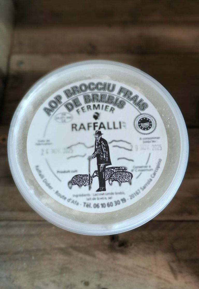 Brocciu frais de brebis, fermier