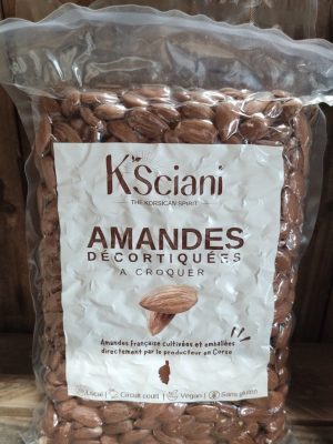 amandes décortiquées