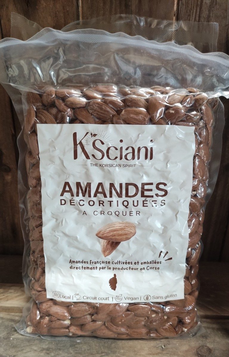 amandes décortiquées