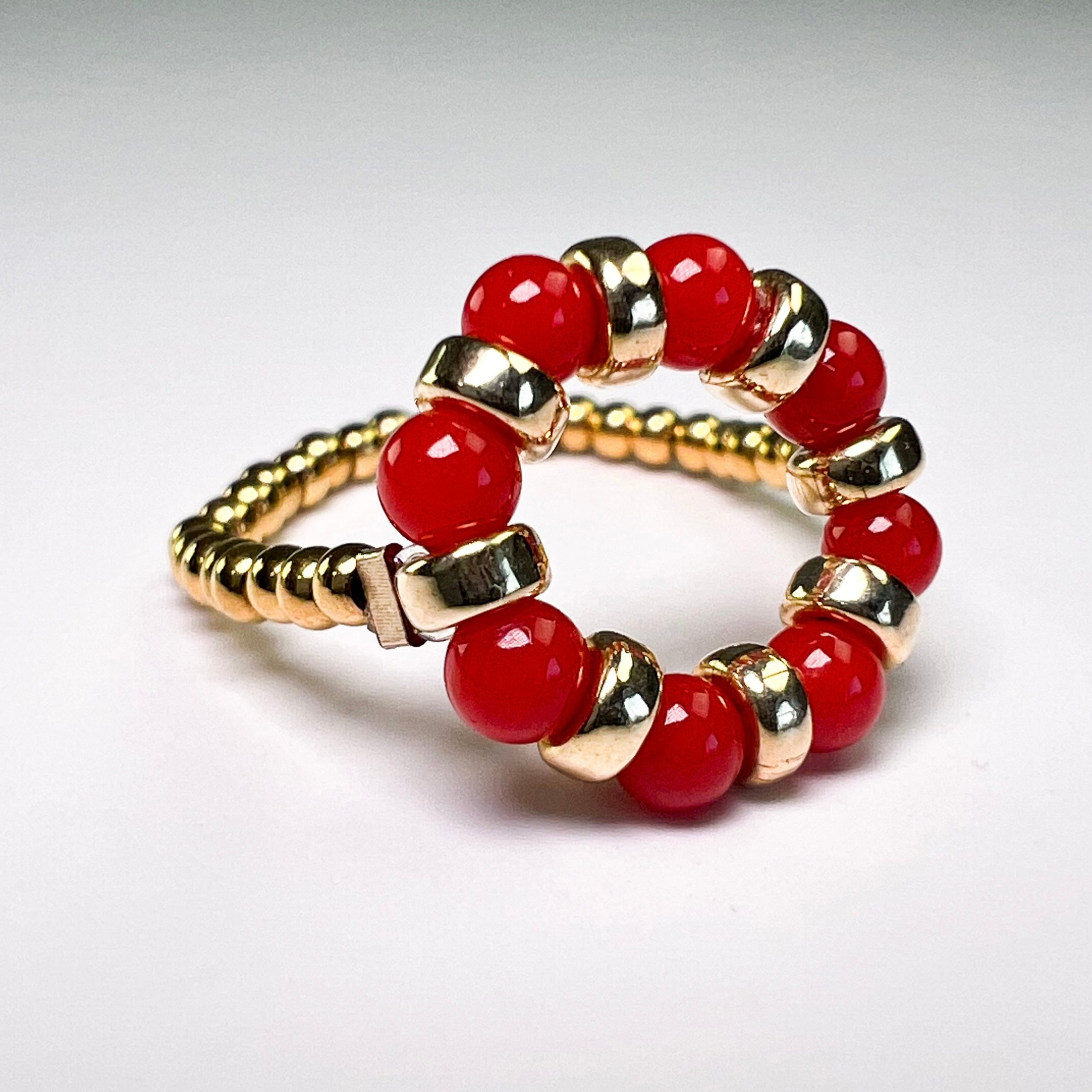 Bague en perles de Corail Oursin